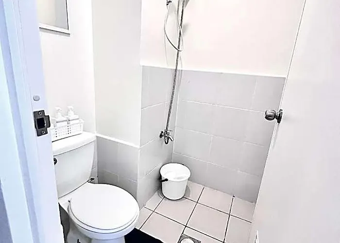 酒店 Super Condotel Mandaluyong 2*